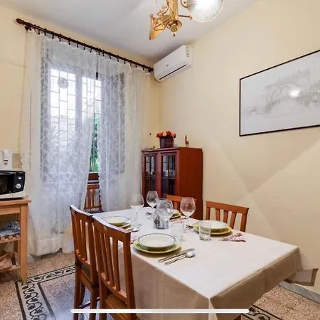 Center Coliseum Appartement *