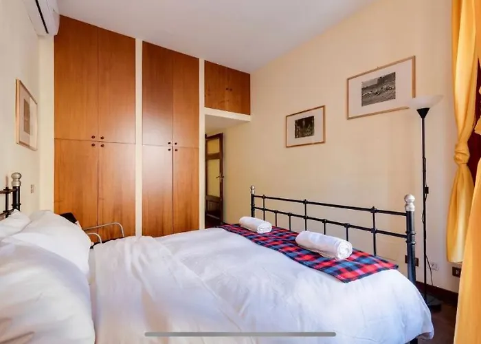 Center Coliseum Apartment